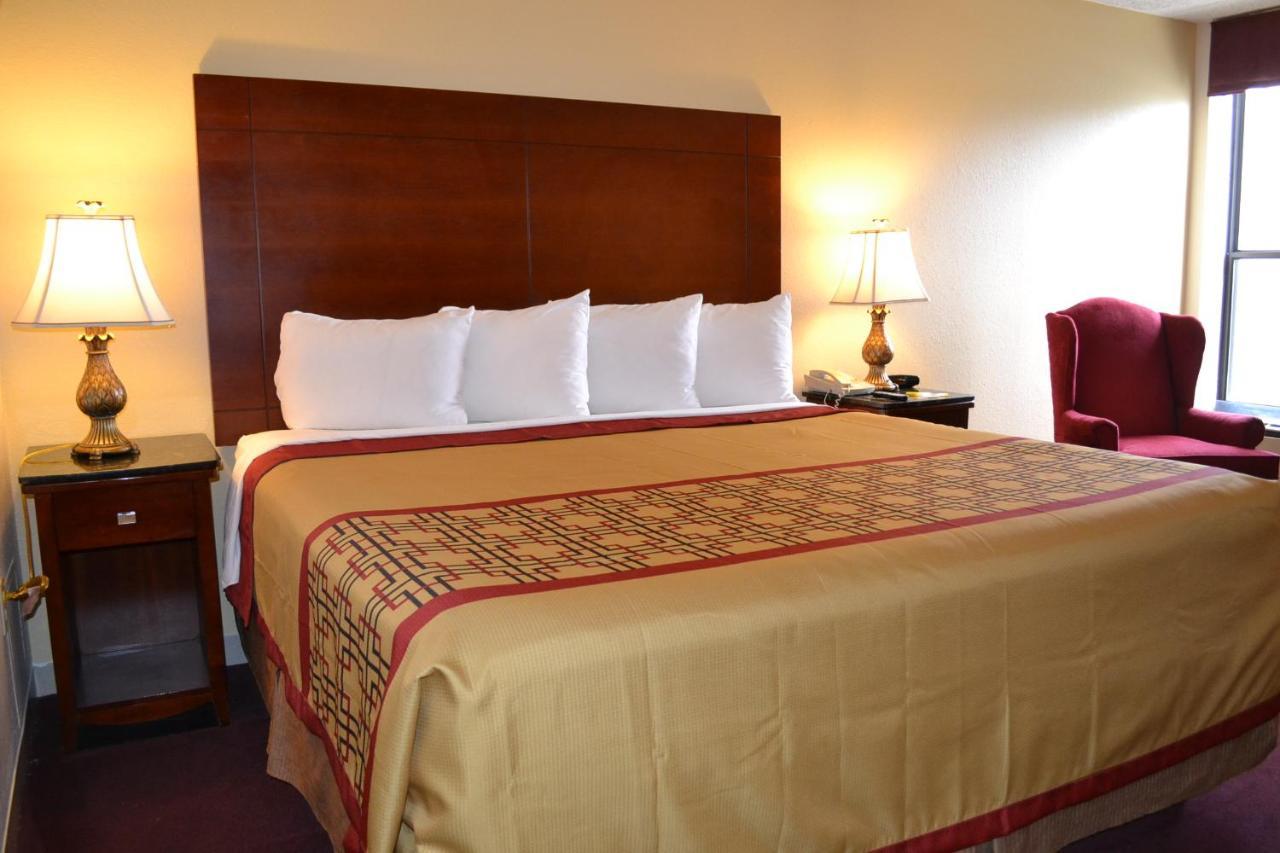 Days Inn By Wyndham High Point/Archdale Экстерьер фото